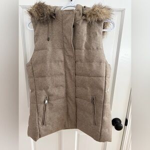 Banana Republic M Ladies Brown Herringbone Puffer Vest. Faux Fur Detachable Hood